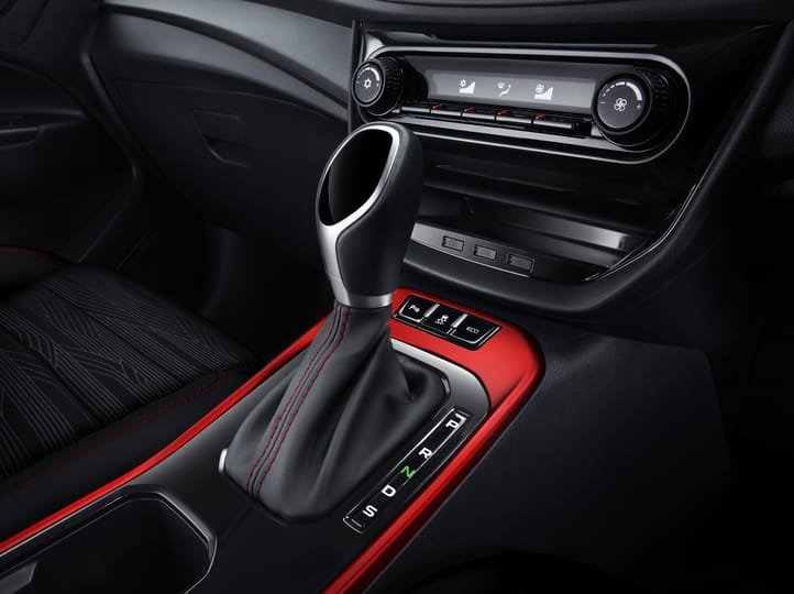 Proton Iriz Interior 9
