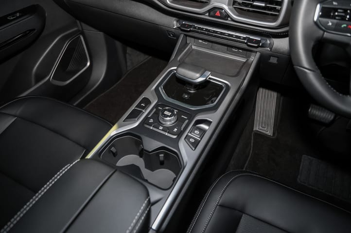 Proton X90 Interior 6